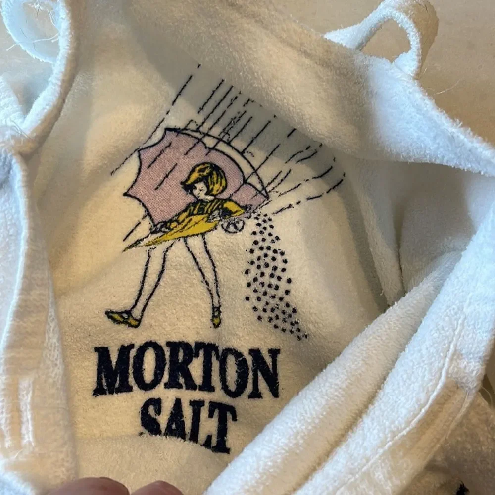 Morton salt vintage beach towel folds into carry tote , super cute. Excellent